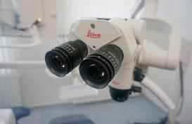 В нашей клинике применяется дентальный микроскоп Leica